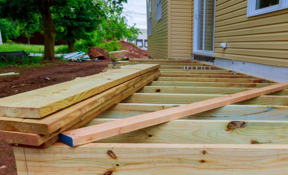 How Custom Deck Builders Help You Create a Durable and Stylish Deck